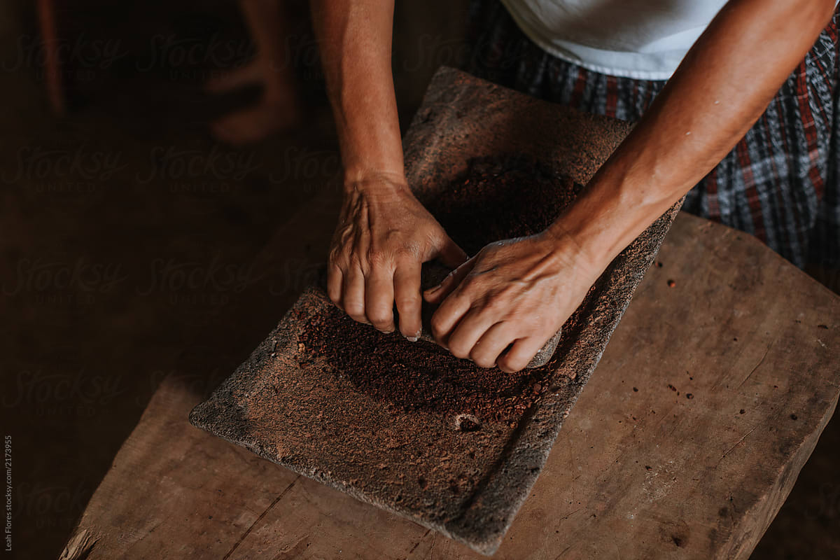 Traditional cacao grinding