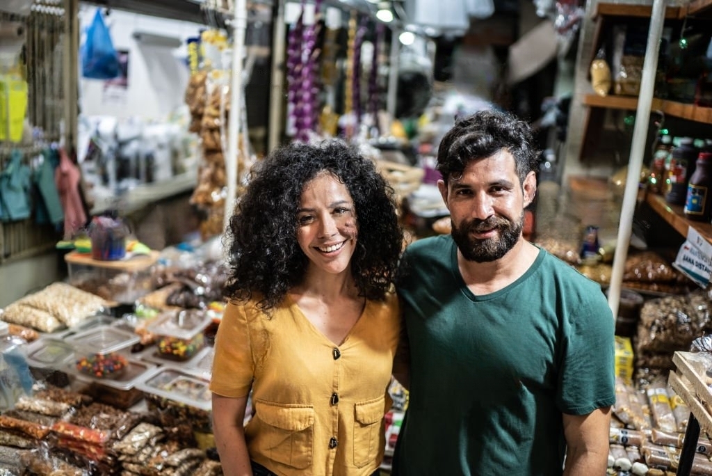 Two millennial craft chocolate makers.